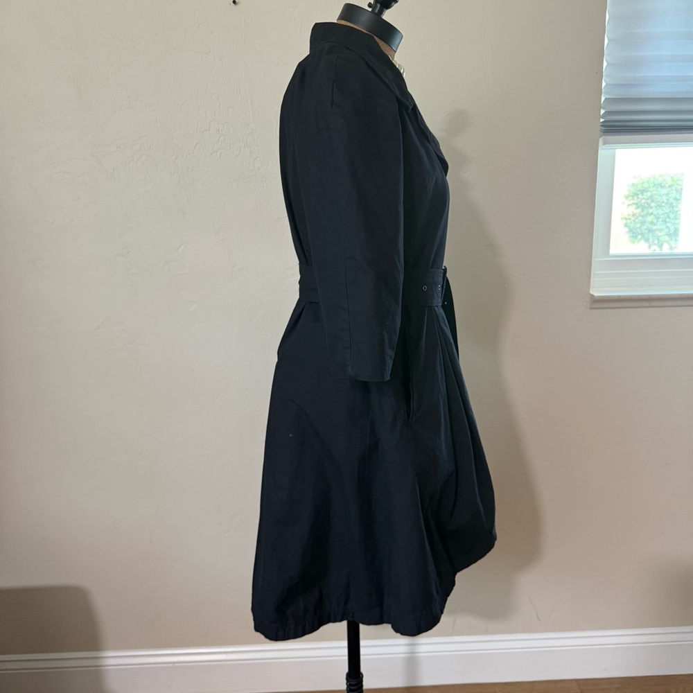 Classic Black Trench Coat with Belt - Picture 4 of 12